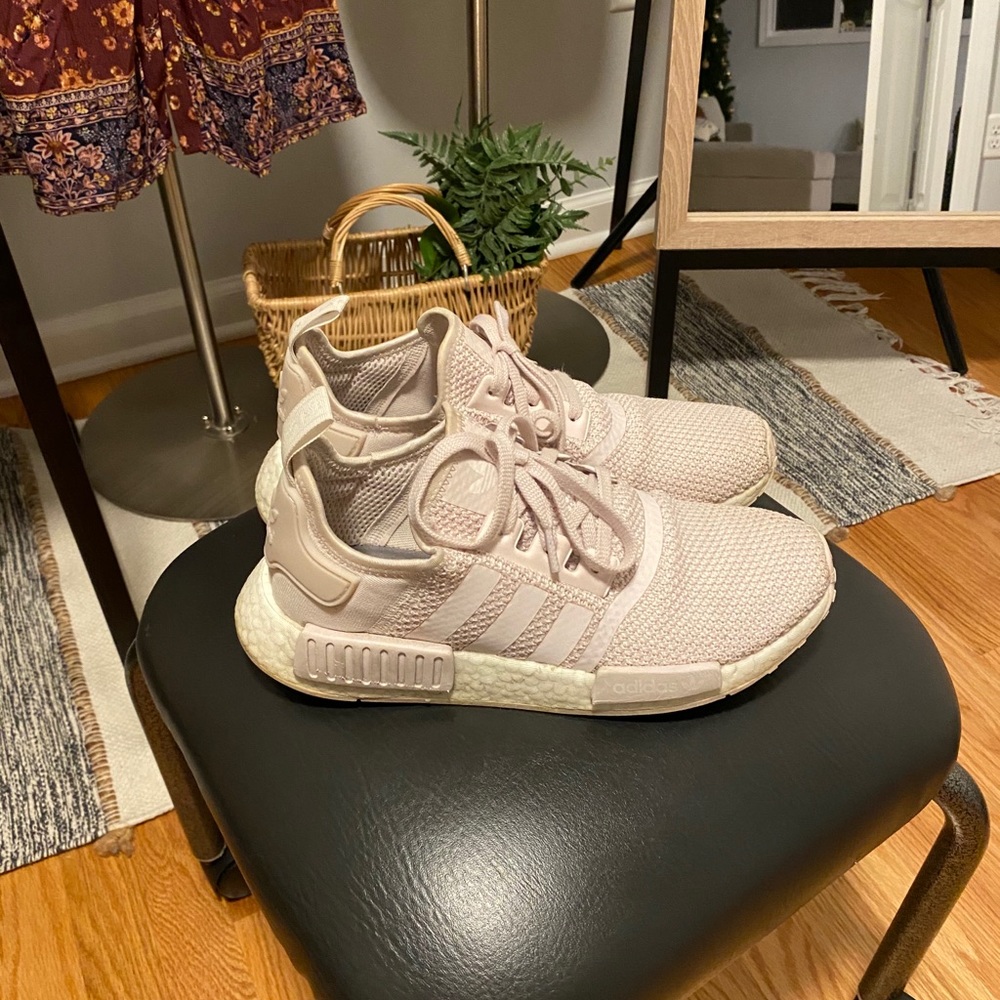 Adidas NMD R1 orchid tint/white sneaker / jogger